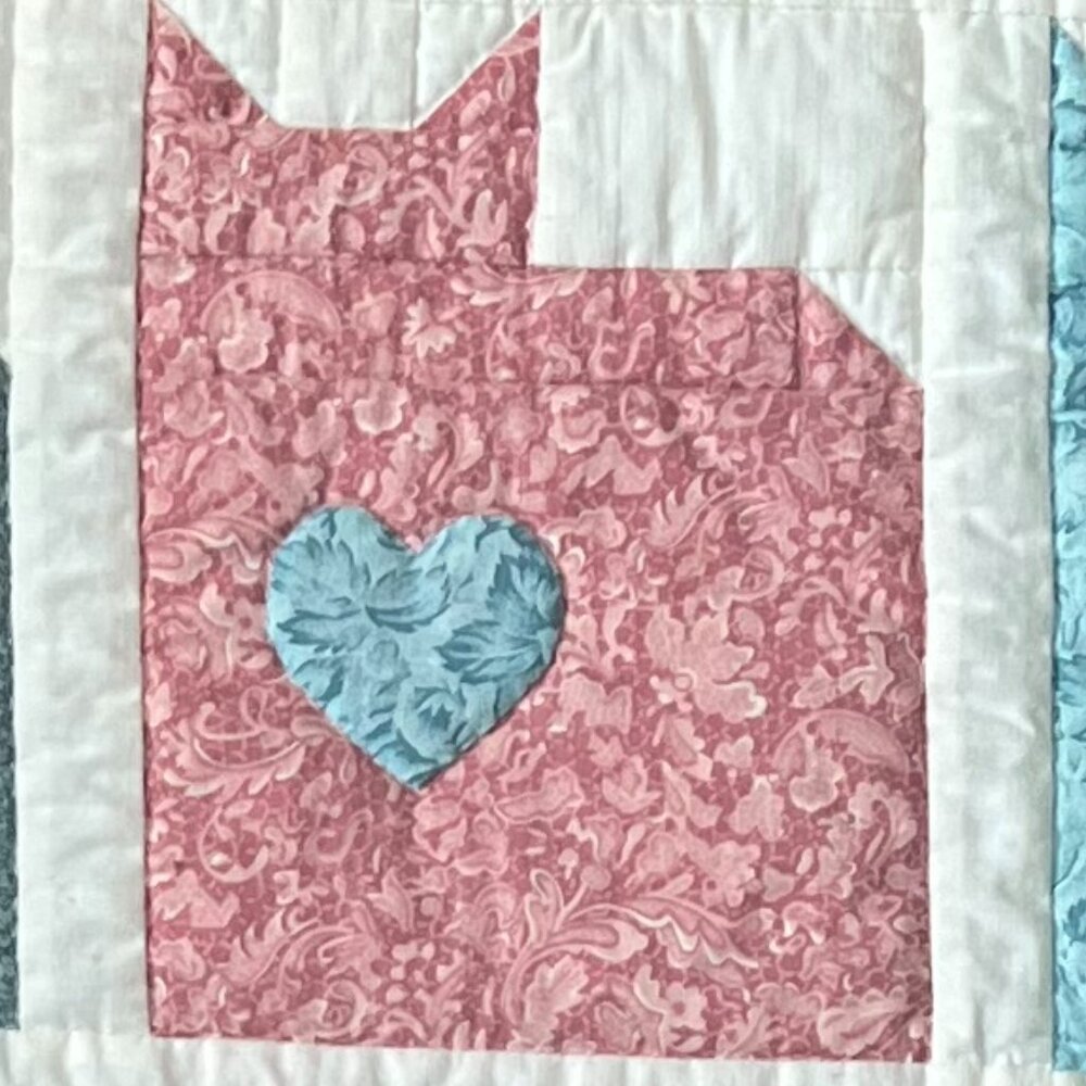 Handmade Hand-Quilted Cozy Cat Baby Quilt / Lap Blanket / Wall Hanging ~ Kittens - Picture 4 of 16